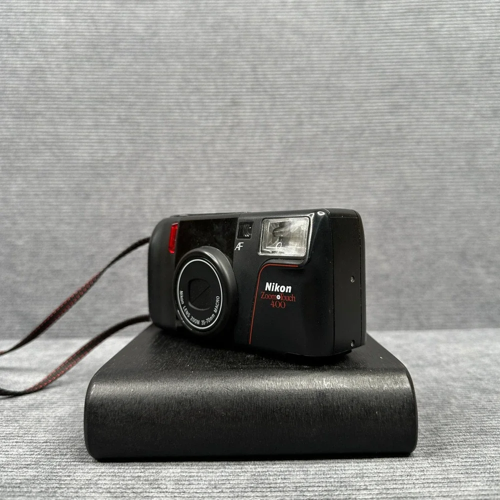 Nikon Zoom Touch 400 35mm Film Camera 35-70mm Macro Lens with Case Black Vintage
